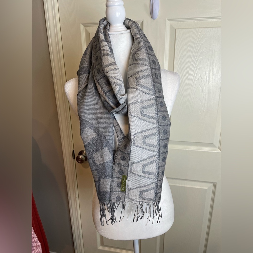 Sol Alpaca Alpaca Silk Geometric Gray Patterned Scarf with Fringe
